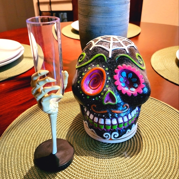 Skull - Picture 3 of 7